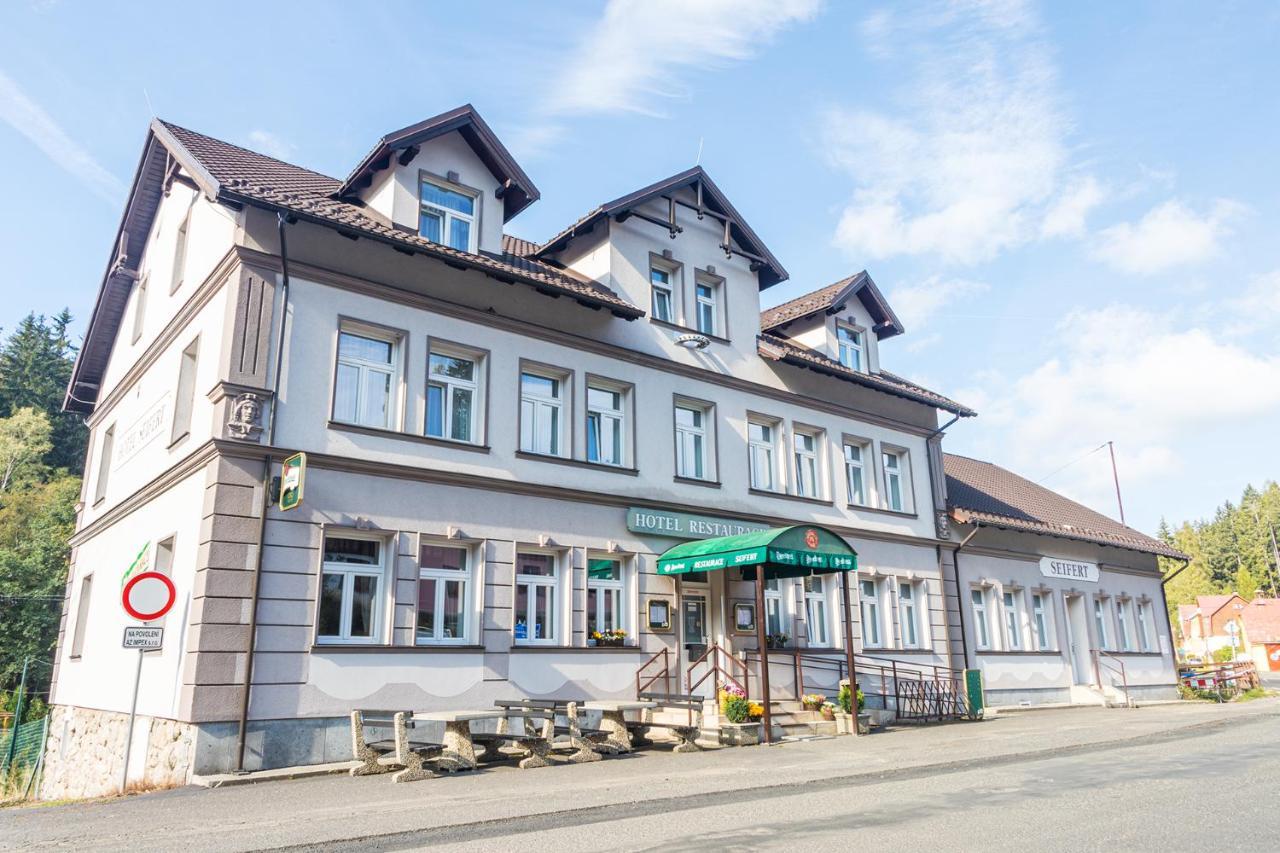 Hotel Seifert Nove Hamry Ngoại thất bức ảnh